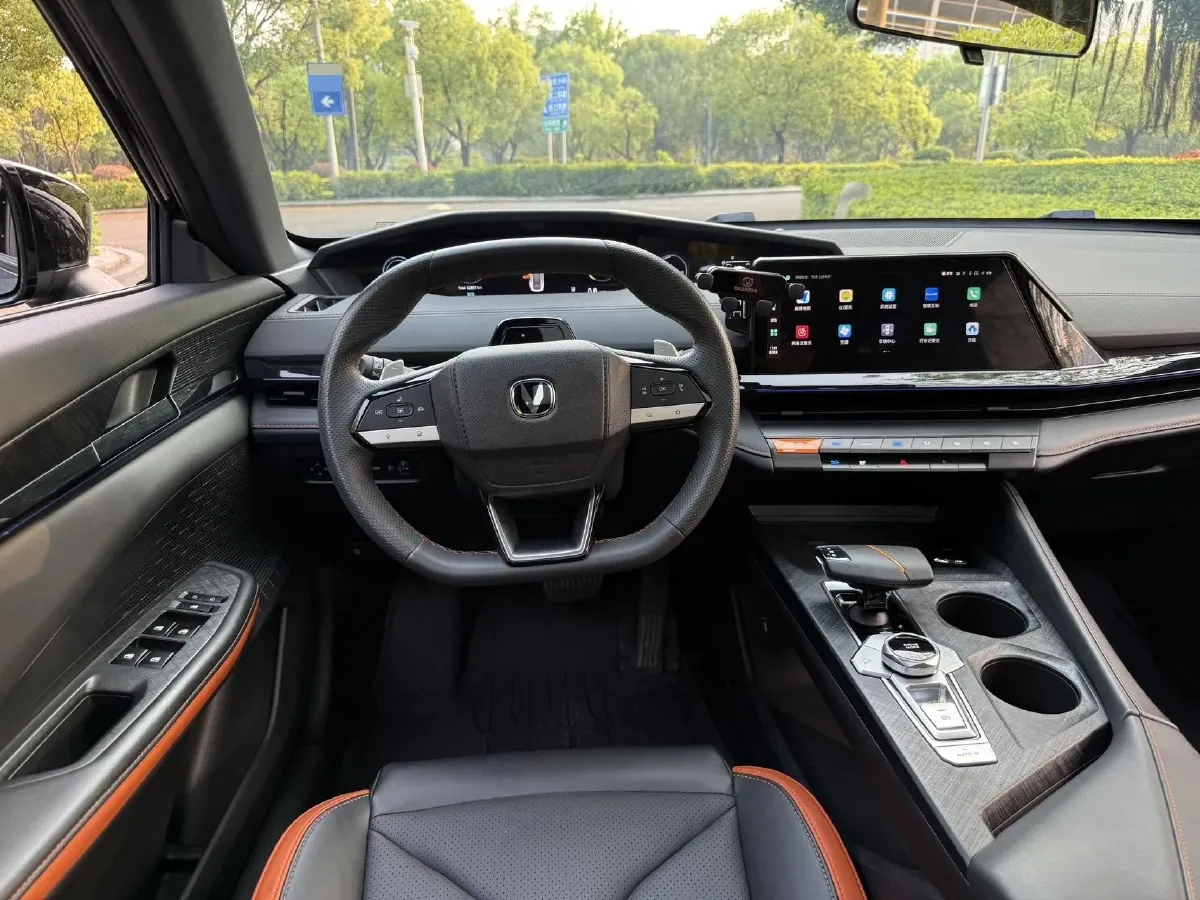 2023 ChangAn UNI-V 1.5T 188HP L4 7DCT,autocango,china used car exporter,china ev exporter,chinese used car exporter,chinese used ev exporter