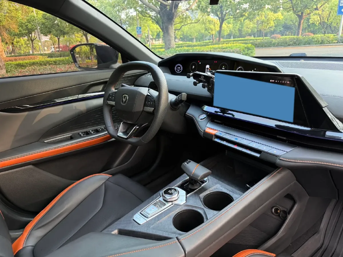 2023 ChangAn UNI-V 1.5T 188HP L4 7DCT,autocango,china used car exporter,china ev exporter,chinese used car exporter,chinese used ev exporter