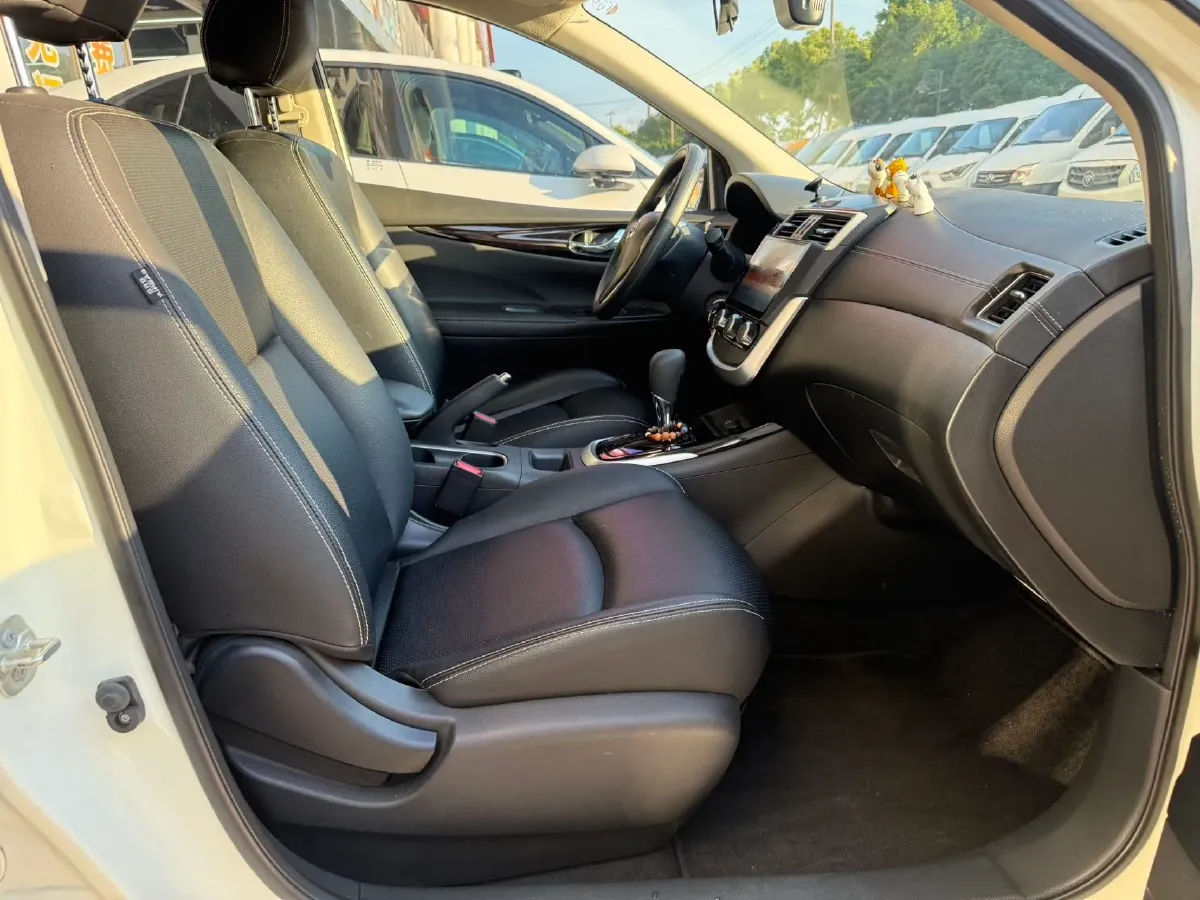 2021 Nissan Tiida 1.6L 122HP L4 CVT,autocango,china used car exporter,china ev exporter,chinese used car exporter,chinese used ev exporter