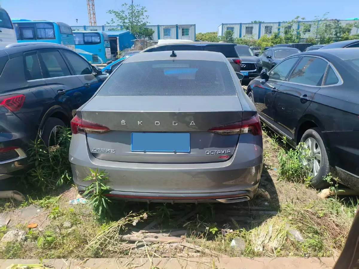 2021 Skoda Octavia 1.4T 150HP L4 7DCT,autocango,china used car exporter,china ev exporter,chinese used car exporter,chinese used ev exporter