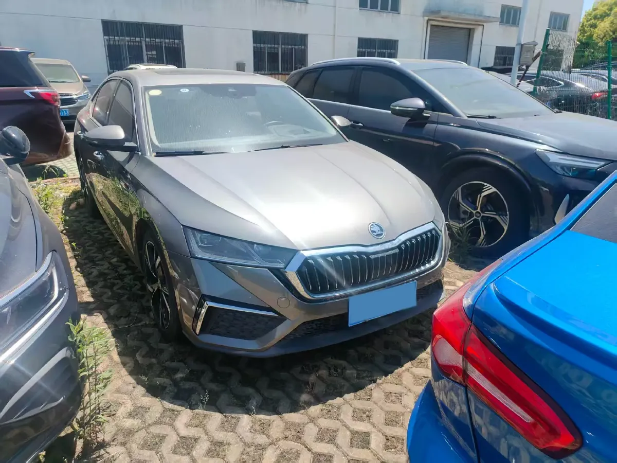 2021 Skoda Octavia 1.4T 150HP L4 7DCT,autocango,china used car exporter,china ev exporter,chinese used car exporter,chinese used ev exporter