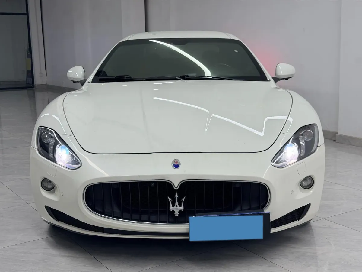 2013 Maserati GranTurismo 4.7L 460HP V8 6AT,autocango,china used car exporter,china ev exporter,chinese used car exporter,chinese used ev exporter