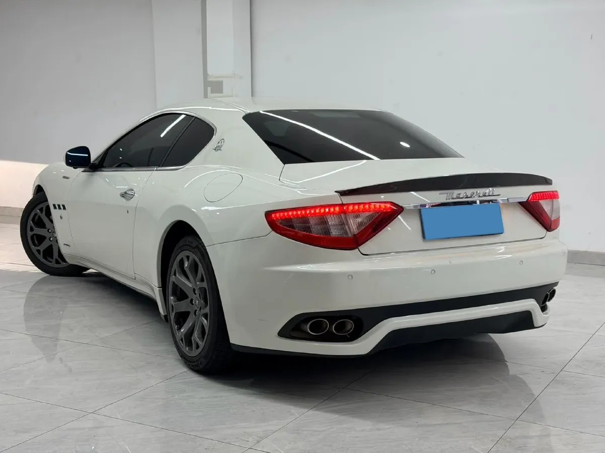 2013 Maserati GranTurismo 4.7L 460HP V8 6AT,autocango,china used car exporter,china ev exporter,chinese used car exporter,chinese used ev exporter
