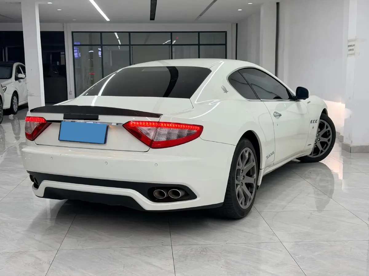 2013 Maserati GranTurismo 4.7L 460HP V8 6AT,autocango,china used car exporter,china ev exporter,chinese used car exporter,chinese used ev exporter