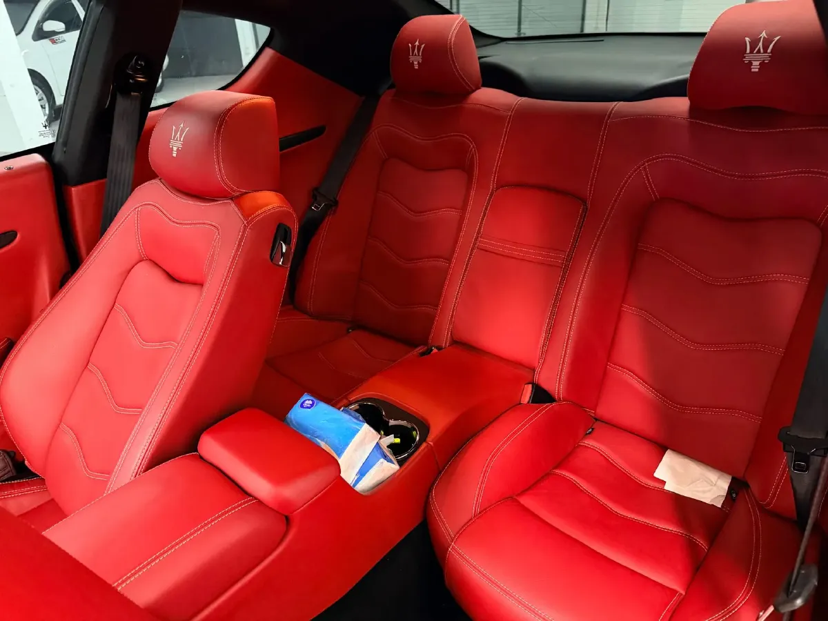 2013 Maserati GranTurismo 4.7L 460HP V8 6AT,autocango,china used car exporter,china ev exporter,chinese used car exporter,chinese used ev exporter