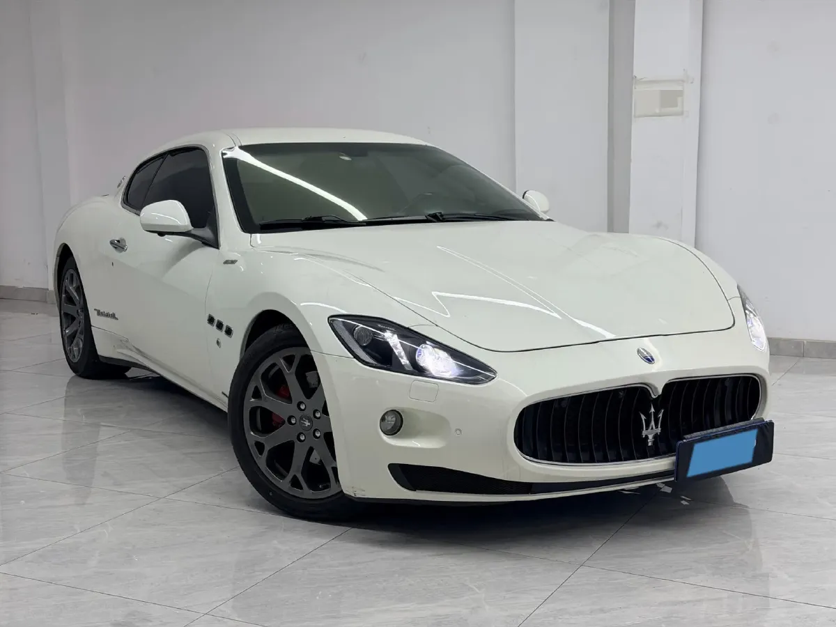 2013 Maserati GranTurismo 4.7L 460HP V8 6AT,autocango,china used car exporter,china ev exporter,chinese used car exporter,chinese used ev exporter