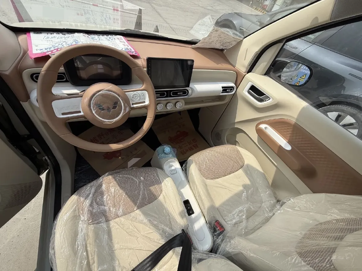 2024 LingBox uni BEV 15.552KWH,autocango,china used car exporter,china ev exporter,chinese used car exporter,chinese used ev exporter