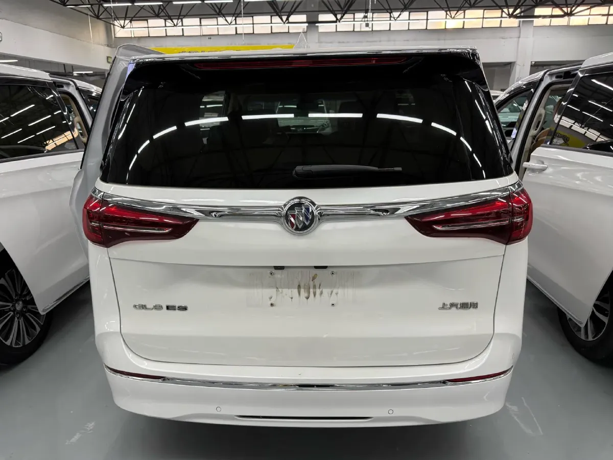 2023 Buick GL8 2.0T 237HP L4 9AT,autocango,china used car exporter,china ev exporter,chinese used car exporter,chinese used ev exporter