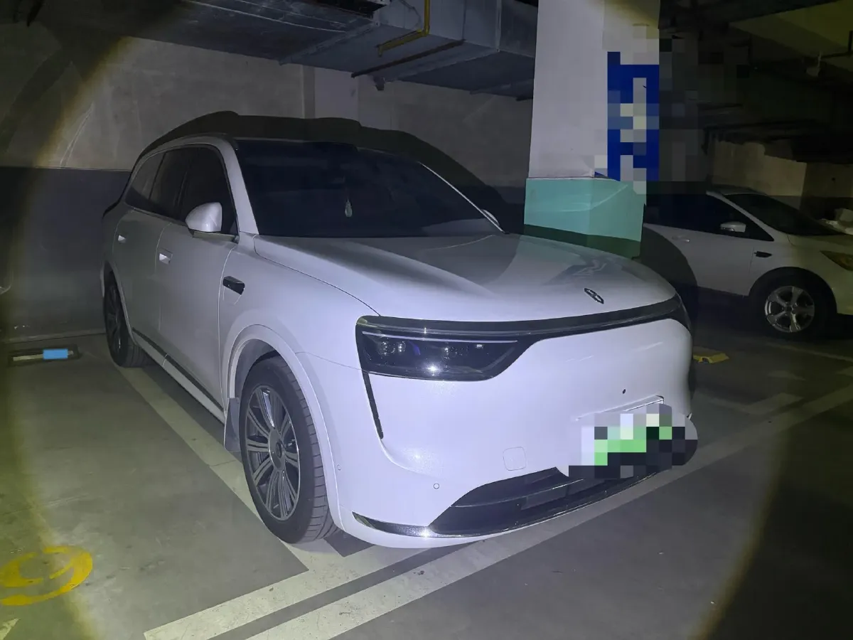 2025 AITO AITO M8 REEV 160HP REEV 53.4KWH,autocango,china used car exporter,china ev exporter,chinese used car exporter,chinese used ev exporter
