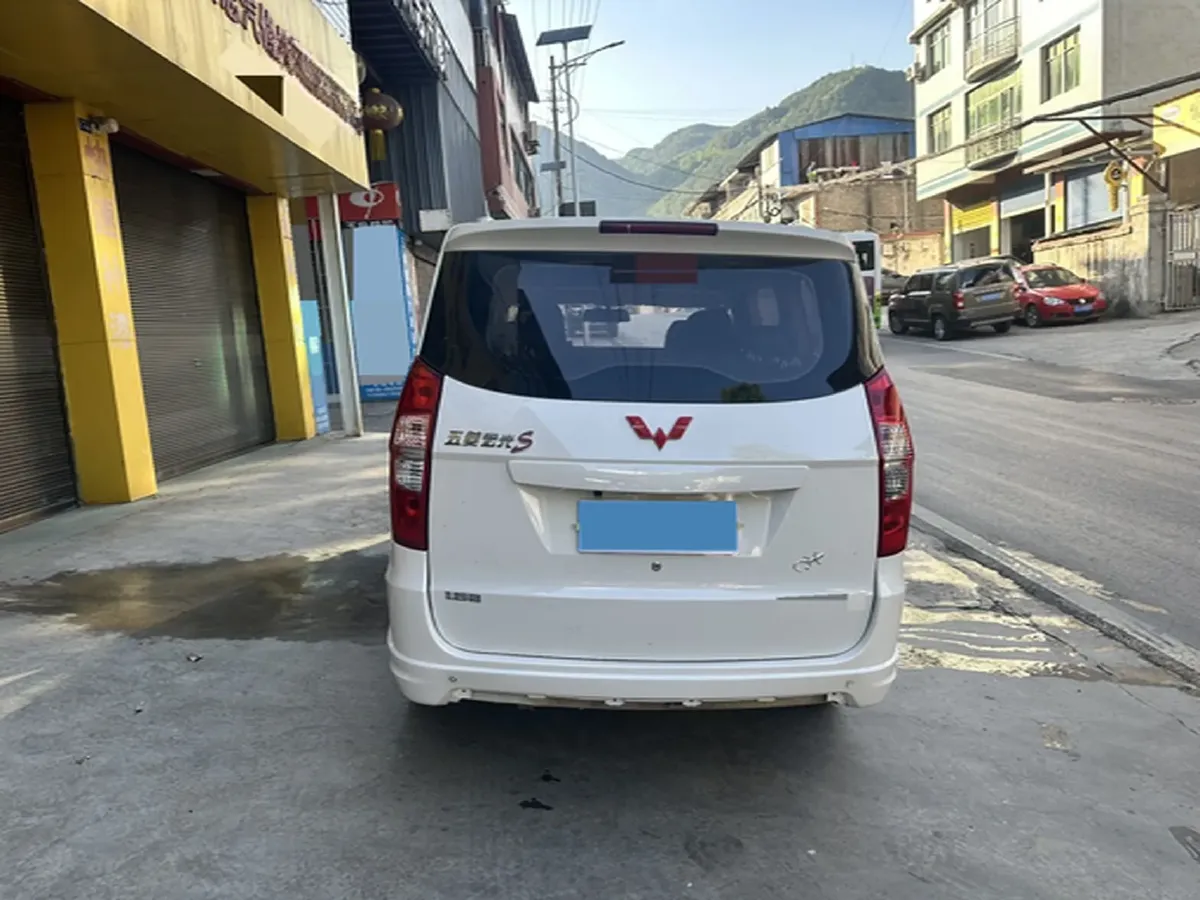 2016 WuLing HongGuang 1.5L 112HP L4 5MT,autocango,china used car exporter,china ev exporter,chinese used car exporter,chinese used ev exporter