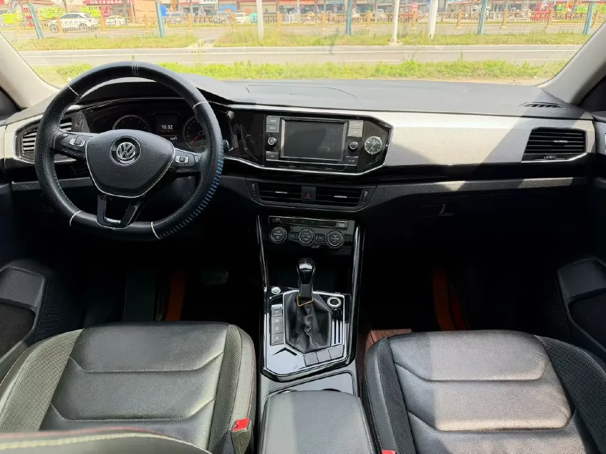 2019 Jeep Cherokee 2.0T 234HP L4 9AT,autocango,china used car exporter,china ev exporter,chinese used car exporter,chinese used ev exporter