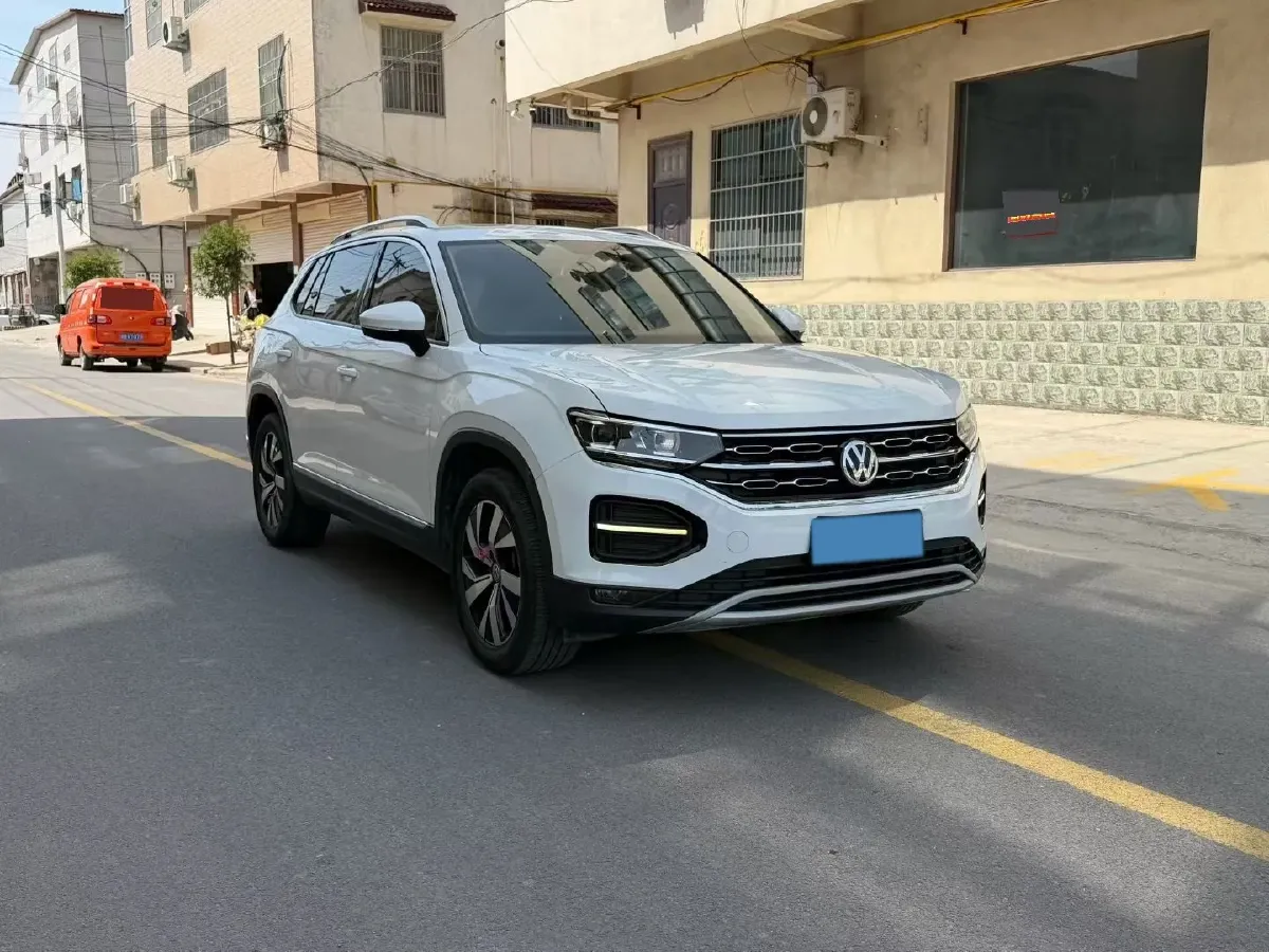 2019 Jeep Cherokee 2.0T 234HP L4 9AT,autocango,china used car exporter,china ev exporter,chinese used car exporter,chinese used ev exporter