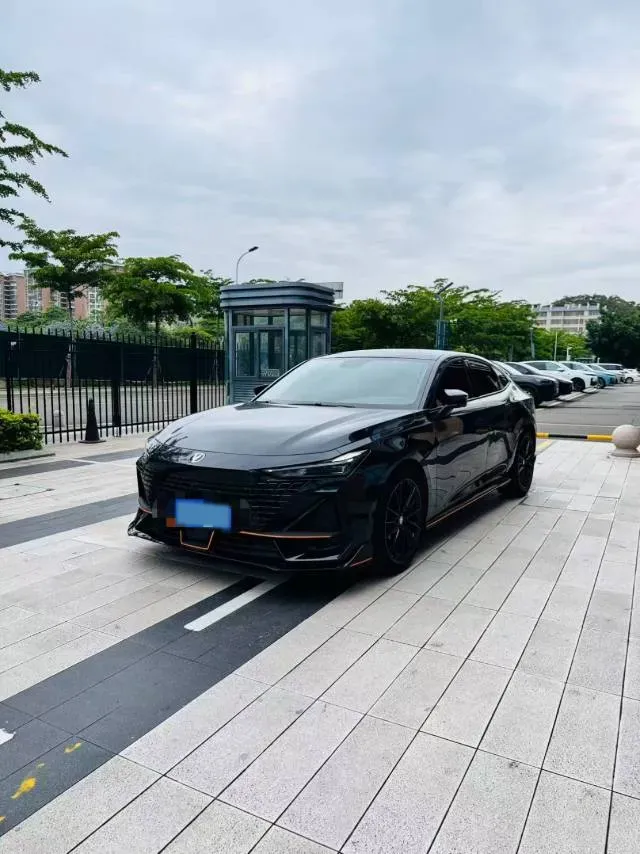 2022 ChangAn UNI-V 1.5T 188HP L4 7DCT,autocango,china used car exporter,china ev exporter,chinese used car exporter,chinese used ev exporter