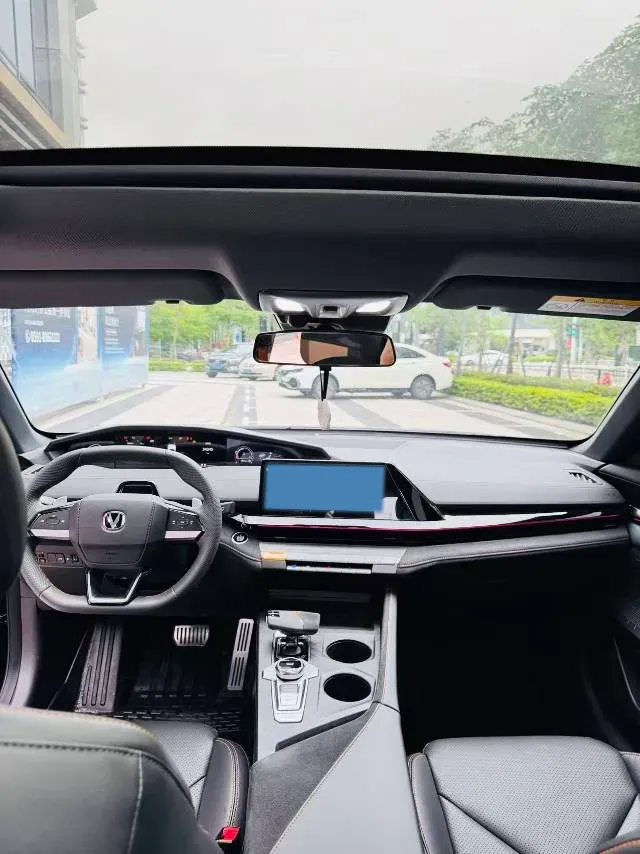 2022 ChangAn UNI-V 1.5T 188HP L4 7DCT,autocango,china used car exporter,china ev exporter,chinese used car exporter,chinese used ev exporter
