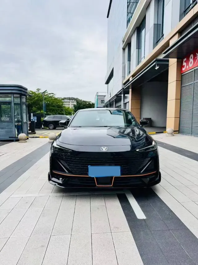 2022 ChangAn UNI-V 1.5T 188HP L4 7DCT,autocango,china used car exporter,china ev exporter,chinese used car exporter,chinese used ev exporter