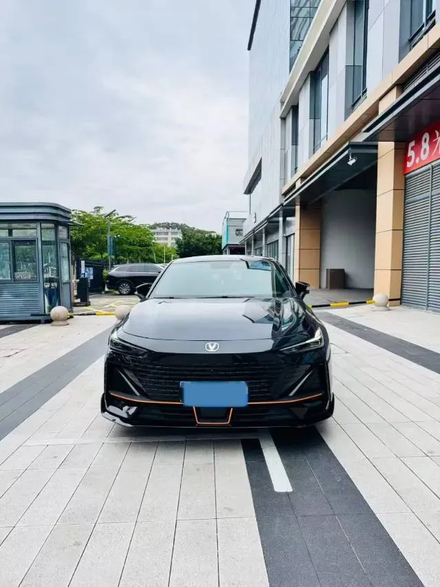 2022 ChangAn UNI-V 1.5T 188HP L4 7DCT,autocango,china used car exporter,china ev exporter,chinese used car exporter,chinese used ev exporter