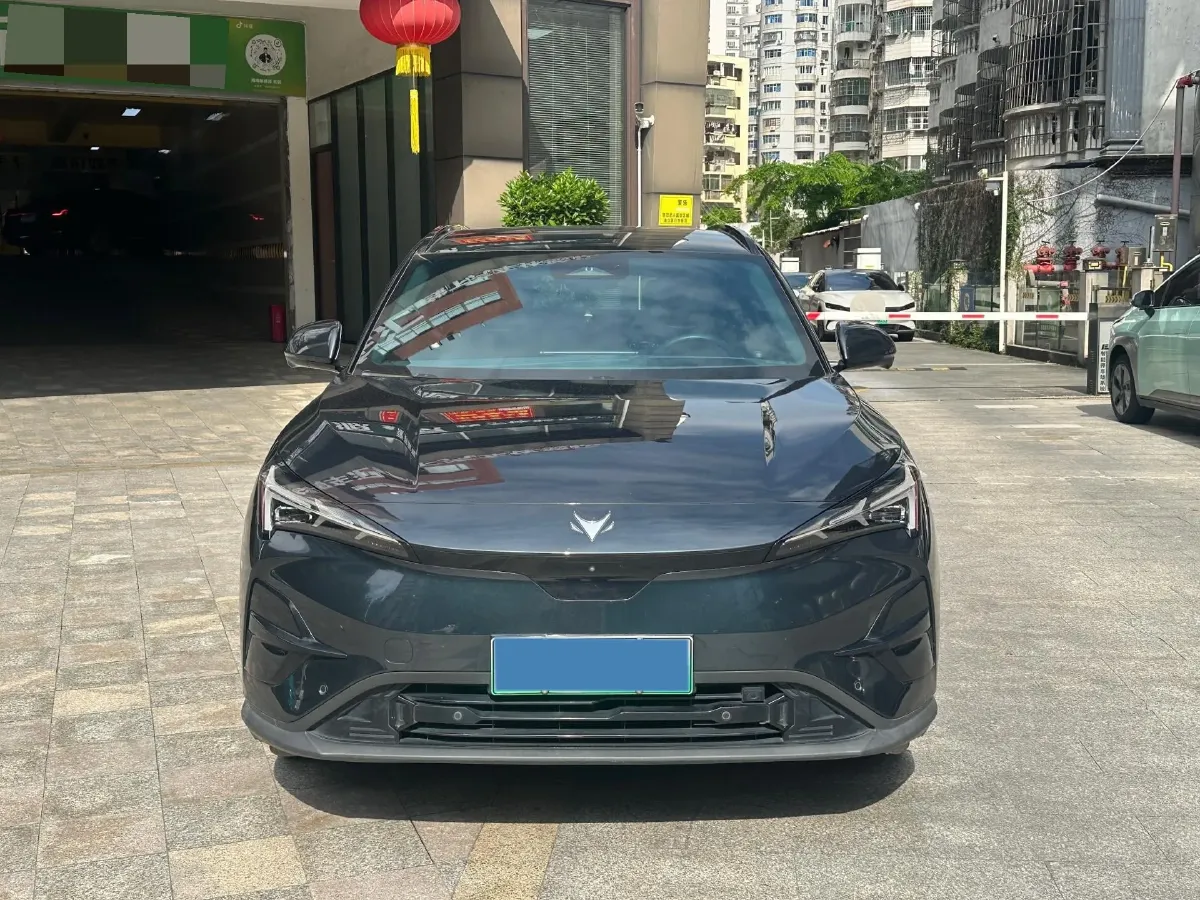 2024 HongQi H5 2.0T 224HP L4 8AT,autocango,china used car exporter,china ev exporter,chinese used car exporter,chinese used ev exporter