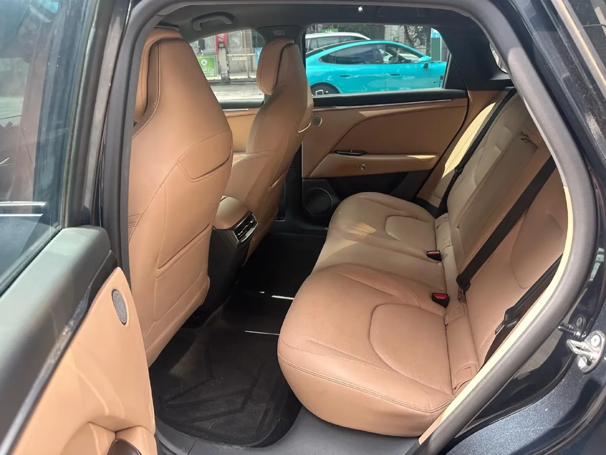 2024 HongQi H5 2.0T 224HP L4 8AT,autocango,china used car exporter,china ev exporter,chinese used car exporter,chinese used ev exporter