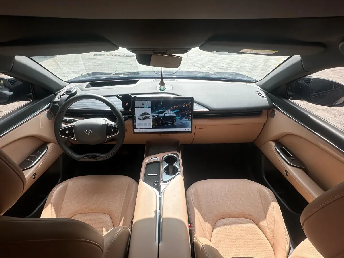 2024 HongQi H5 2.0T 224HP L4 8AT,autocango,china used car exporter,china ev exporter,chinese used car exporter,chinese used ev exporter