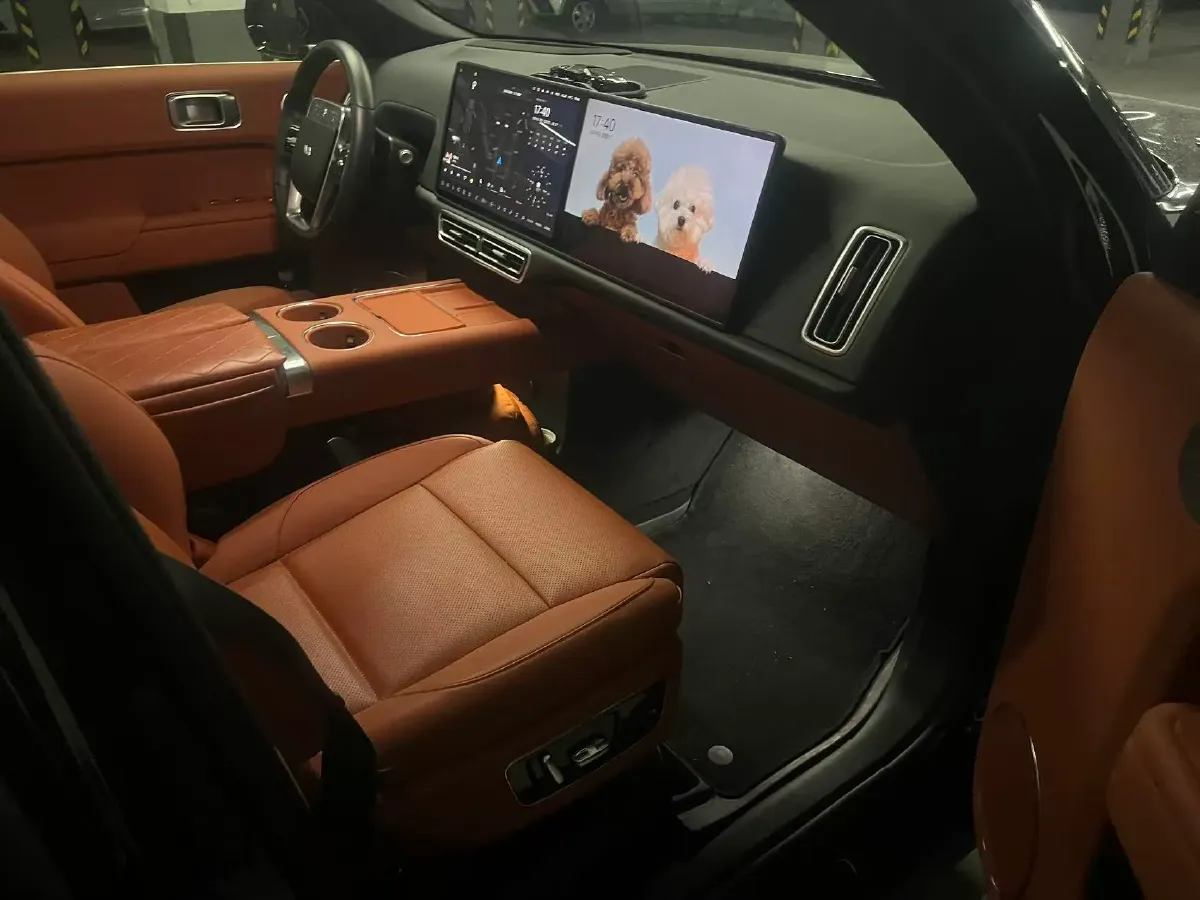 2024 Volvo S60 2.0T 197HP L4 7DCT,autocango,china used car exporter,china ev exporter,chinese used car exporter,chinese used ev exporter