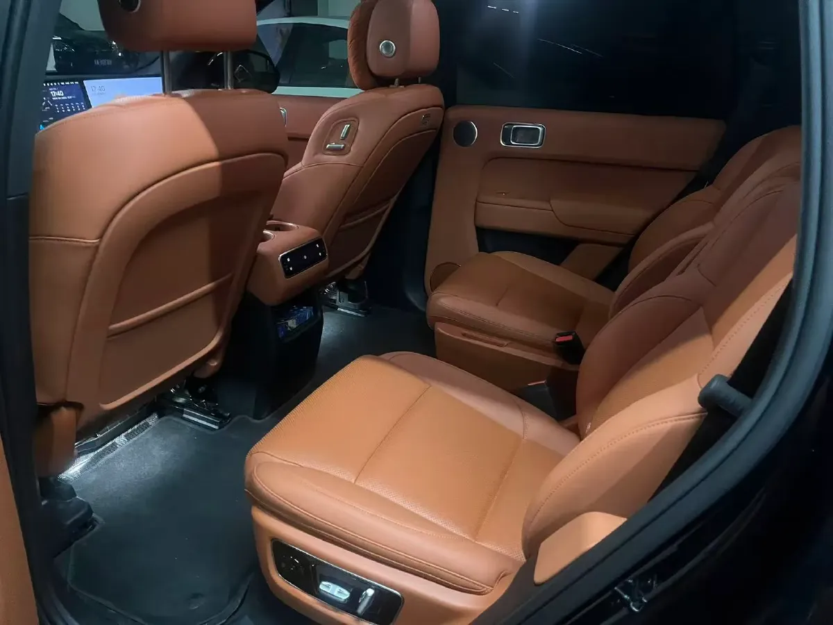 2024 Volvo S60 2.0T 197HP L4 7DCT,autocango,china used car exporter,china ev exporter,chinese used car exporter,chinese used ev exporter