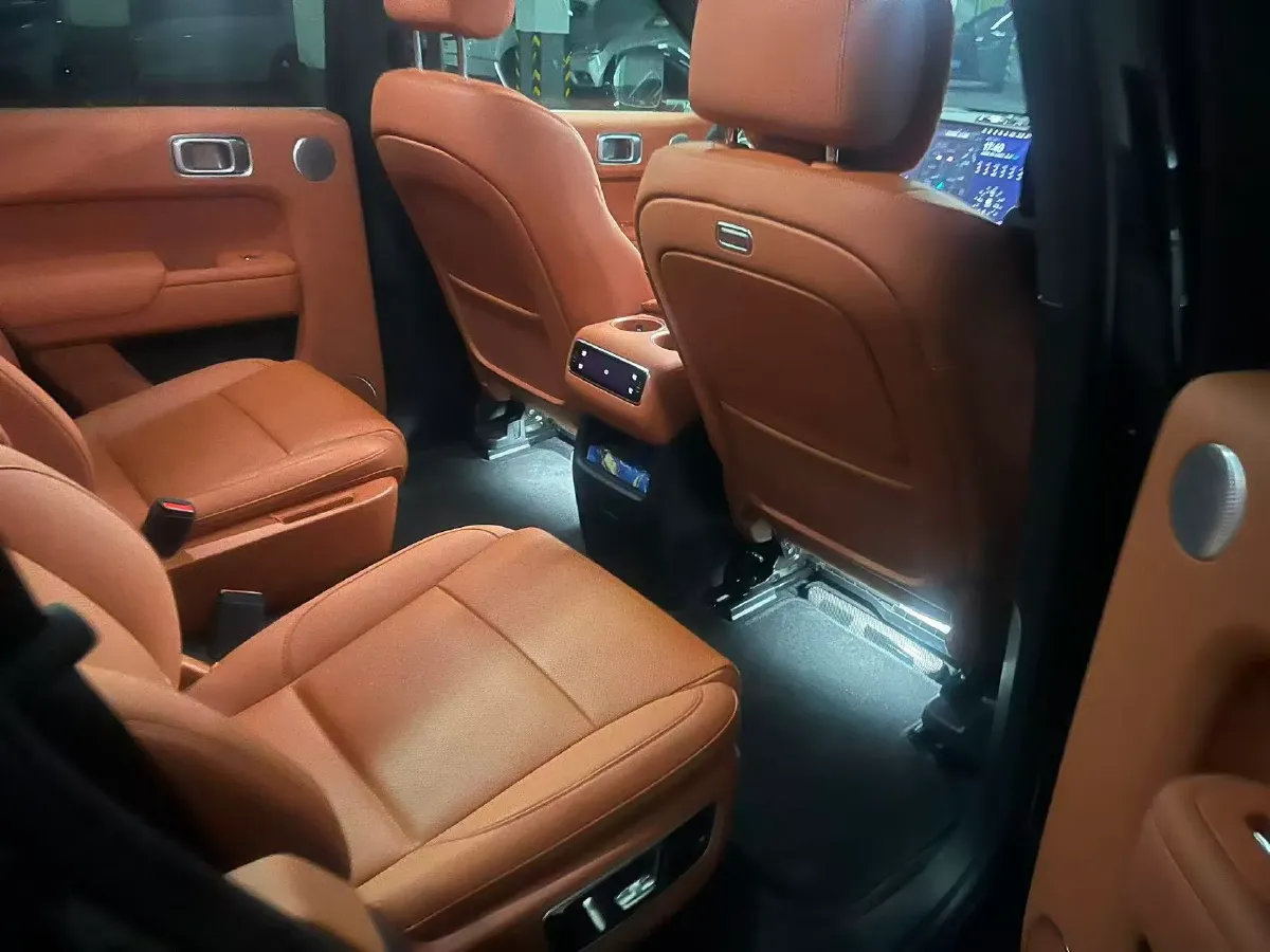 2024 Volvo S60 2.0T 197HP L4 7DCT,autocango,china used car exporter,china ev exporter,chinese used car exporter,chinese used ev exporter