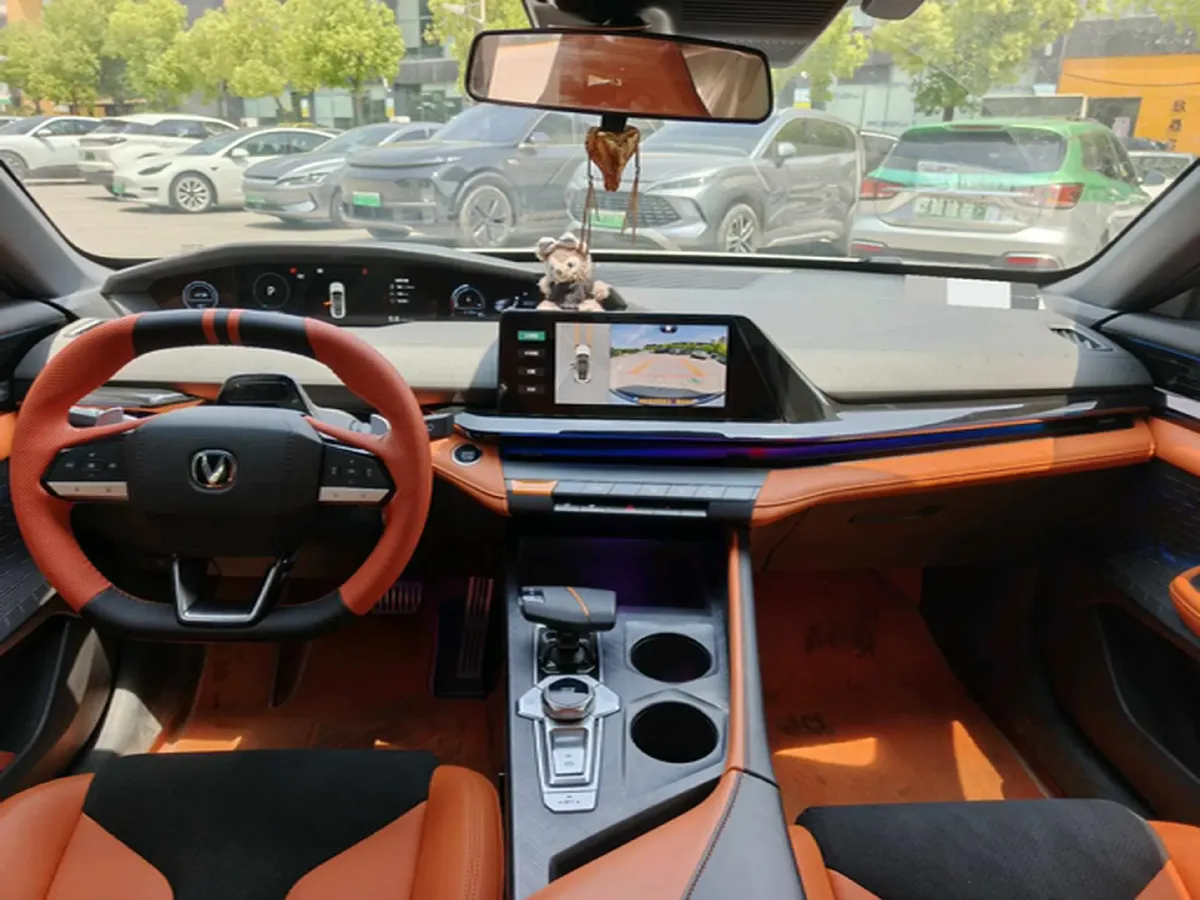 2023 ChangAn UNI-V 1.5T 188HP L4 7DCT,autocango,china used car exporter,china ev exporter,chinese used car exporter,chinese used ev exporter
