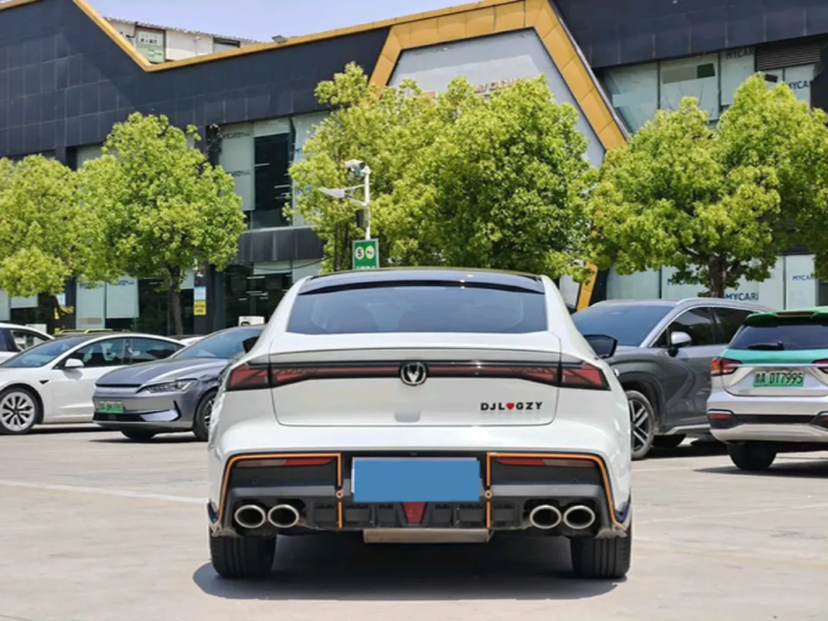 2023 ChangAn UNI-V 1.5T 188HP L4 7DCT,autocango,china used car exporter,china ev exporter,chinese used car exporter,chinese used ev exporter