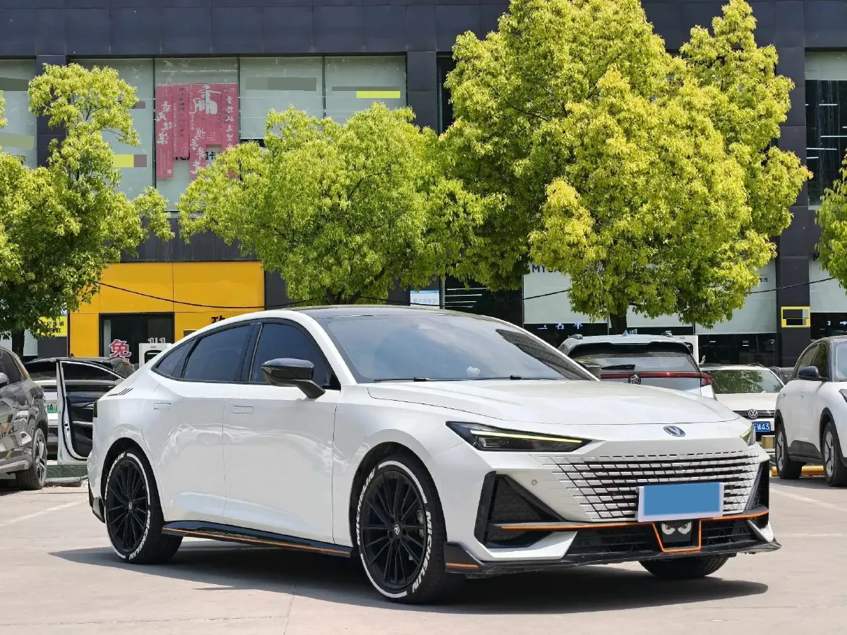 2023 ChangAn UNI-V 1.5T 188HP L4 7DCT,autocango,china used car exporter,china ev exporter,chinese used car exporter,chinese used ev exporter