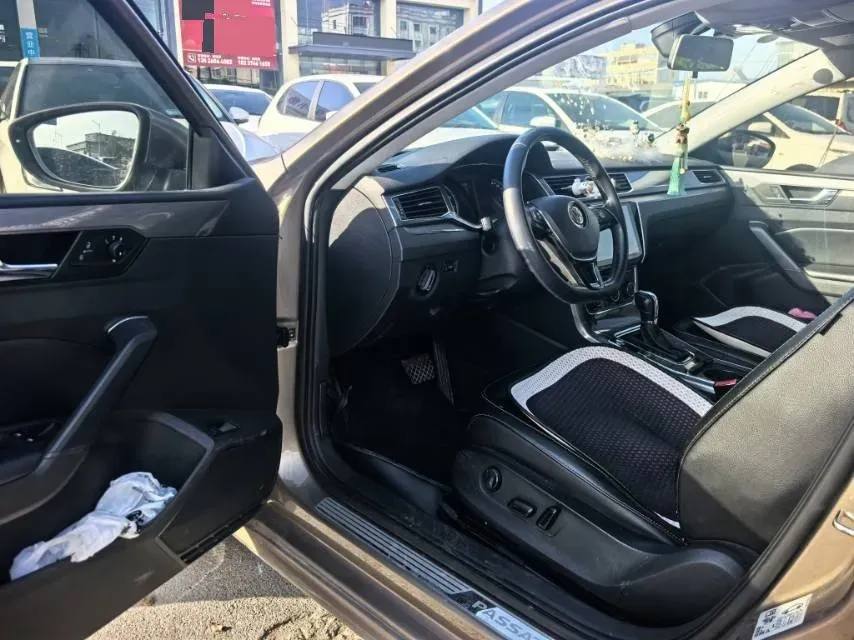 2017 Volkswagen Passat 1.8T 180HP L4 7DCT,autocango,china used car exporter,china ev exporter,chinese used car exporter,chinese used ev exporter