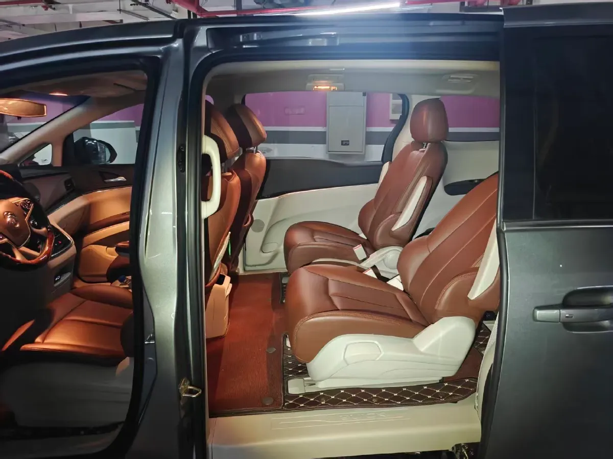 2023 Buick GL8 2.0T 237HP L4 9AT,autocango,china used car exporter,china ev exporter,chinese used car exporter,chinese used ev exporter