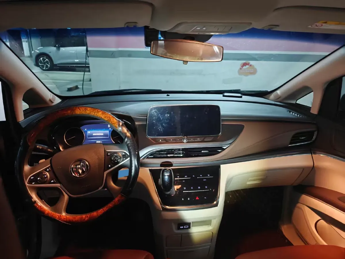 2023 Buick GL8 2.0T 237HP L4 9AT,autocango,china used car exporter,china ev exporter,chinese used car exporter,chinese used ev exporter