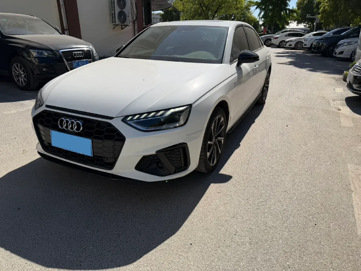 2023 Audi A4L 2.0T 190HP L4 7DCT,autocango,china used car exporter,china ev exporter,chinese used car exporter,chinese used ev exporter
