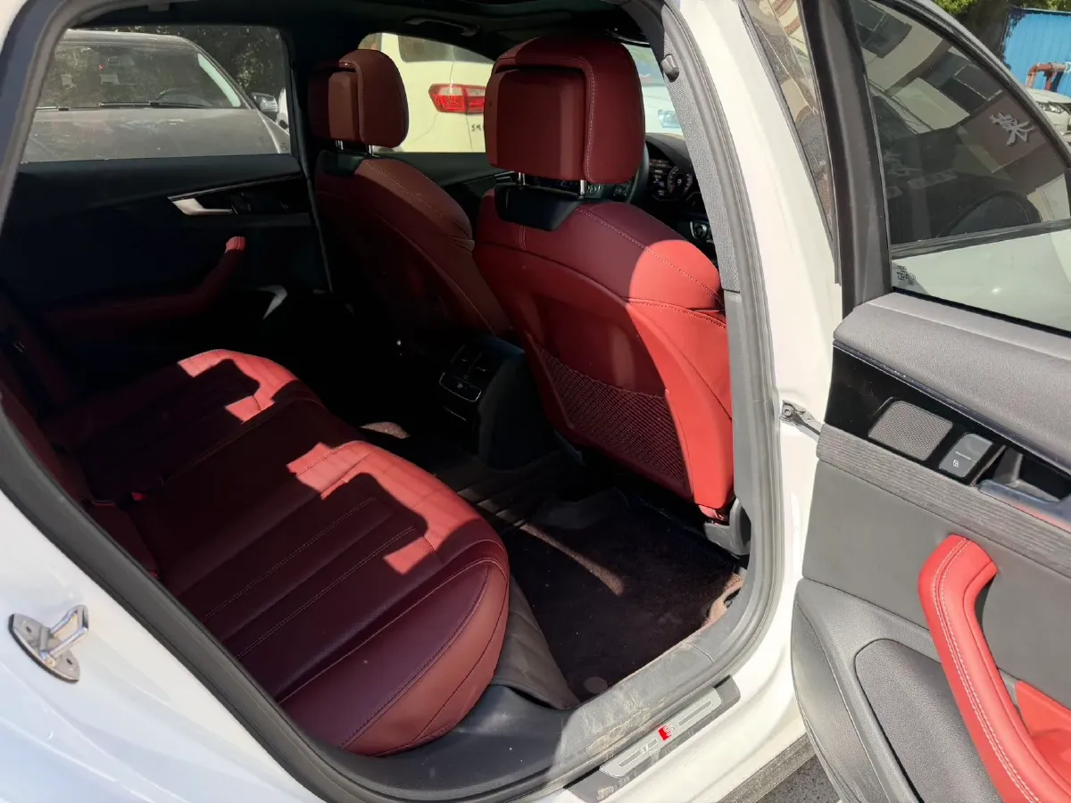 2023 Audi A4L 2.0T 190HP L4 7DCT,autocango,china used car exporter,china ev exporter,chinese used car exporter,chinese used ev exporter