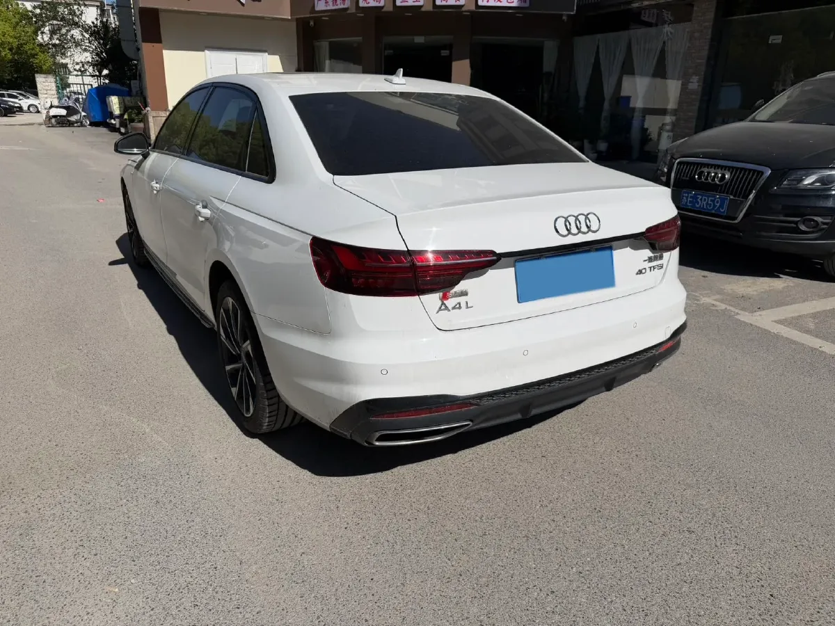 2023 Audi A4L 2.0T 190HP L4 7DCT,autocango,china used car exporter,china ev exporter,chinese used car exporter,chinese used ev exporter