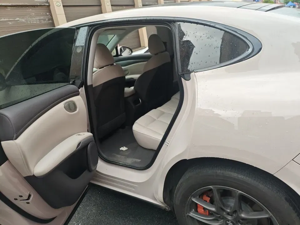 2025 IM LS6 BEV 75KWH,autocango,china used car exporter,china ev exporter,chinese used car exporter,chinese used ev exporter