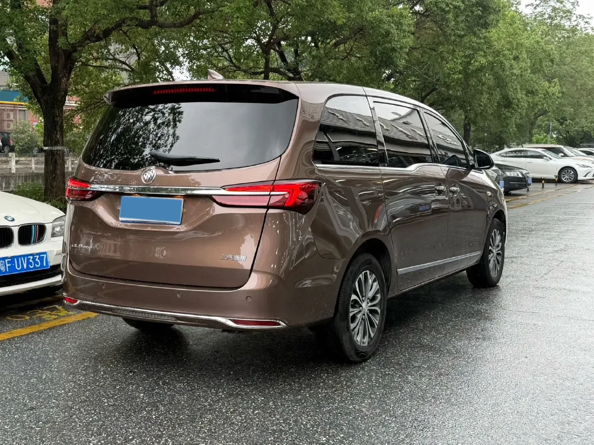 2022 Buick GL8 2.0T 237HP L4 9AT,autocango,china used car exporter,china ev exporter,chinese used car exporter,chinese used ev exporter