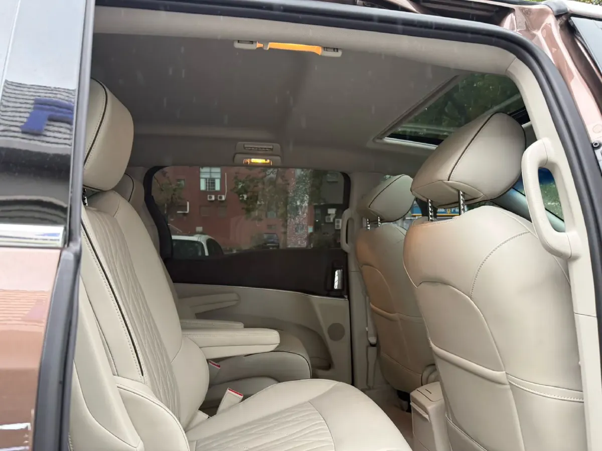 2022 Buick GL8 2.0T 237HP L4 9AT,autocango,china used car exporter,china ev exporter,chinese used car exporter,chinese used ev exporter