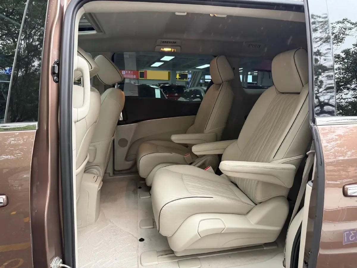 2022 Buick GL8 2.0T 237HP L4 9AT,autocango,china used car exporter,china ev exporter,chinese used car exporter,chinese used ev exporter