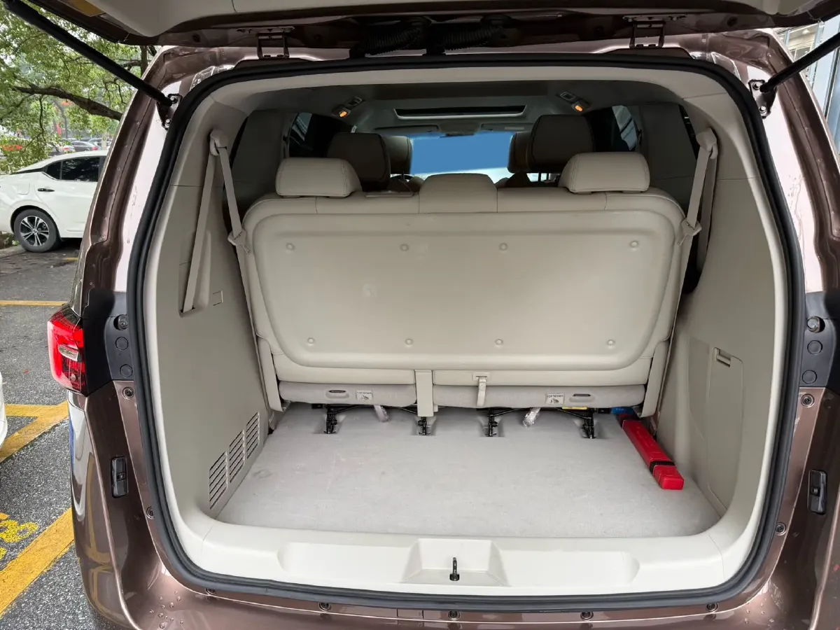 2022 Buick GL8 2.0T 237HP L4 9AT,autocango,china used car exporter,china ev exporter,chinese used car exporter,chinese used ev exporter