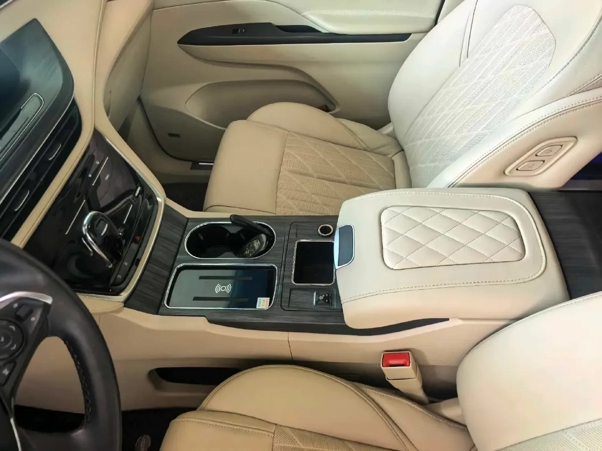 2023 Buick GL8 2.0T 237HP L4 9AT,autocango,china used car exporter,china ev exporter,chinese used car exporter,chinese used ev exporter