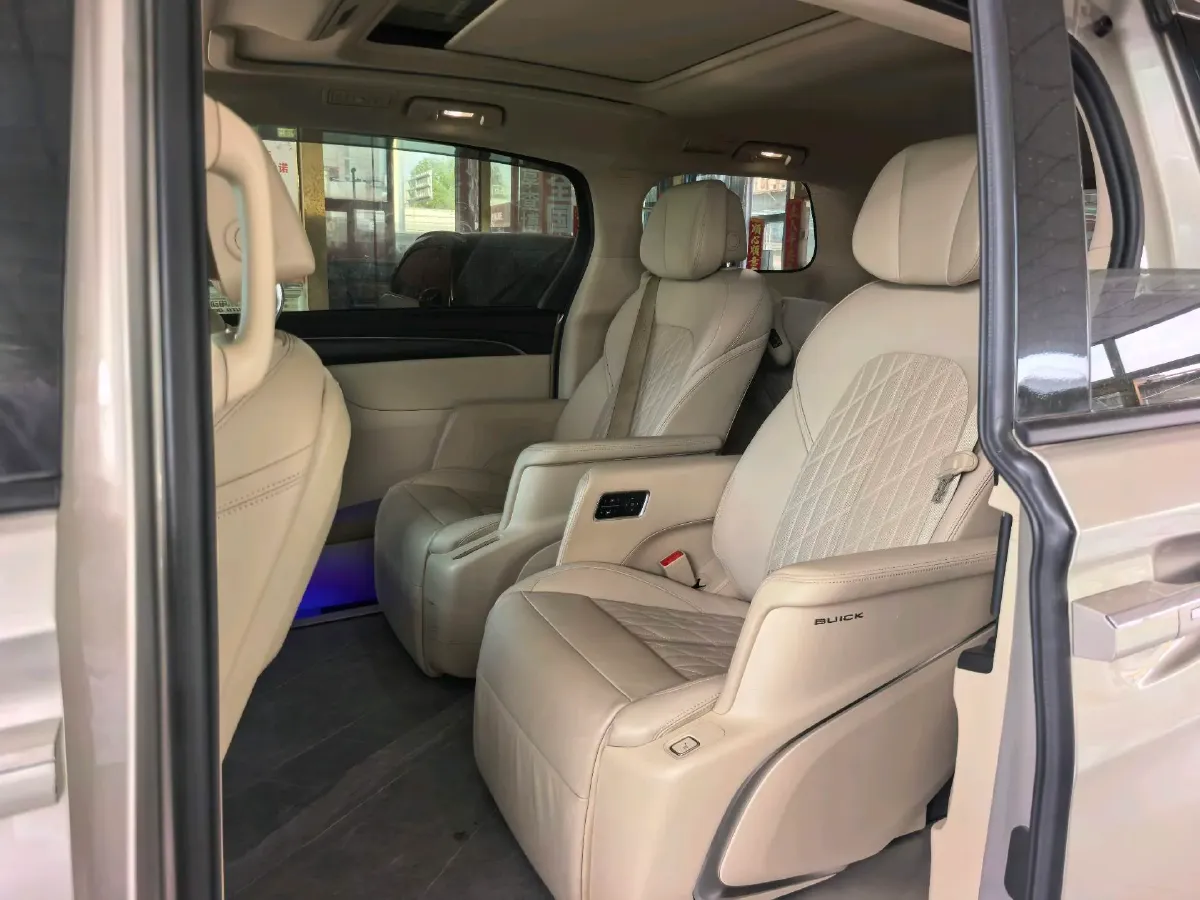 2023 Buick GL8 2.0T 237HP L4 9AT,autocango,china used car exporter,china ev exporter,chinese used car exporter,chinese used ev exporter