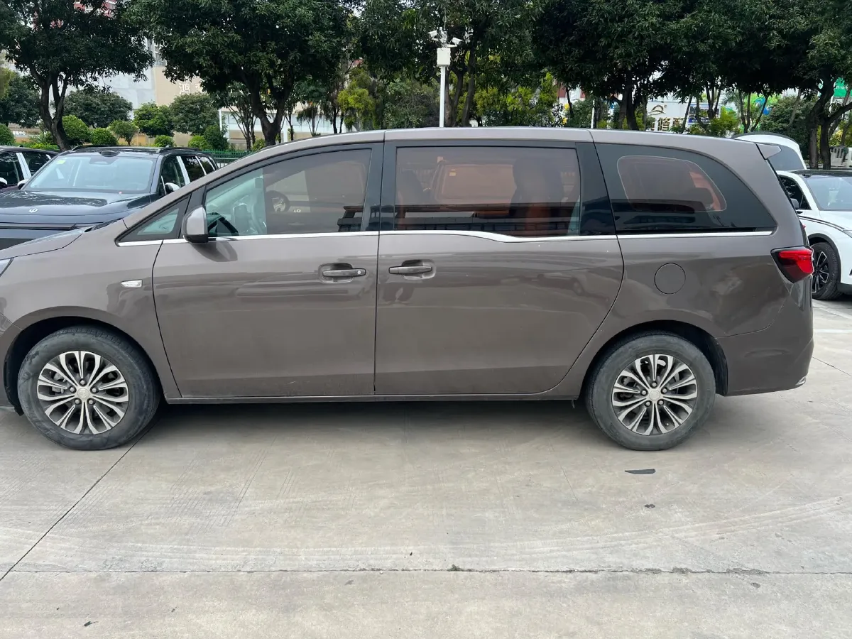 2022 Buick GL8 2.0T 237HP L4 9AT,autocango,china used car exporter,china ev exporter,chinese used car exporter,chinese used ev exporter