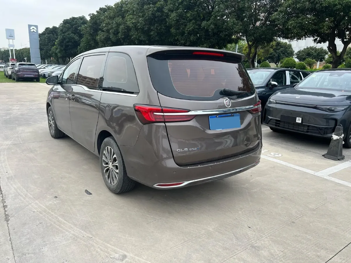 2022 Buick GL8 2.0T 237HP L4 9AT,autocango,china used car exporter,china ev exporter,chinese used car exporter,chinese used ev exporter