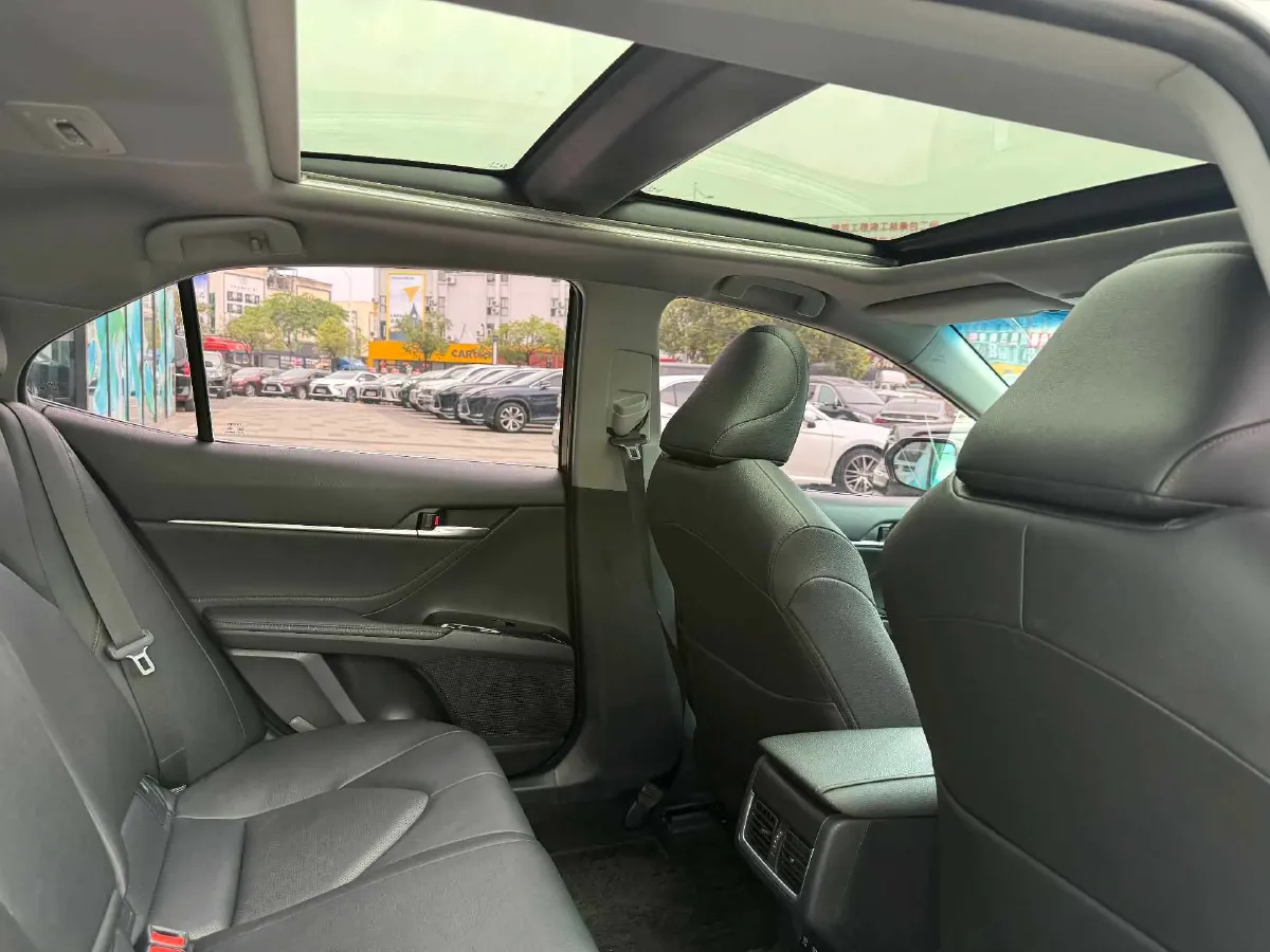 2021 Toyota Camry 2.5L 209HP L4 8AT,autocango,china used car exporter,china ev exporter,chinese used car exporter,chinese used ev exporter