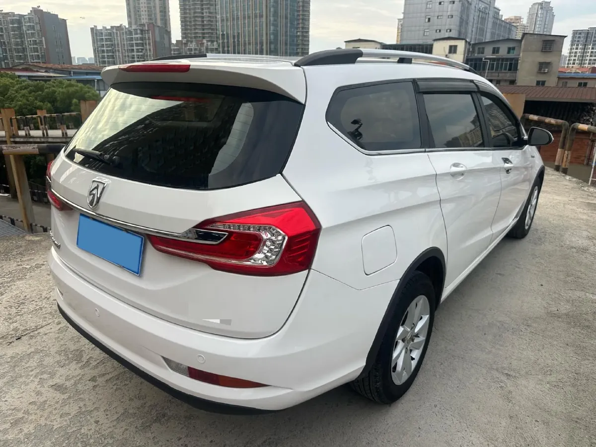 2017 BaoJun 310W 1.5L 112HP L4 6MT,autocango,china used car exporter,china ev exporter,chinese used car exporter,chinese used ev exporter
