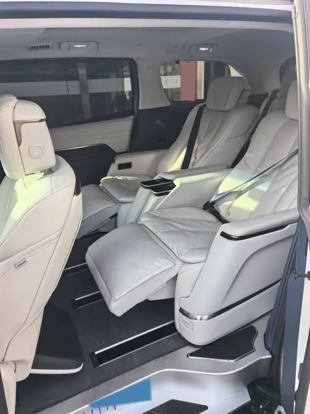 2025 Buick Century 2.0T 237HP L4 9AT,autocango,china used car exporter,china ev exporter,chinese used car exporter,chinese used ev exporter