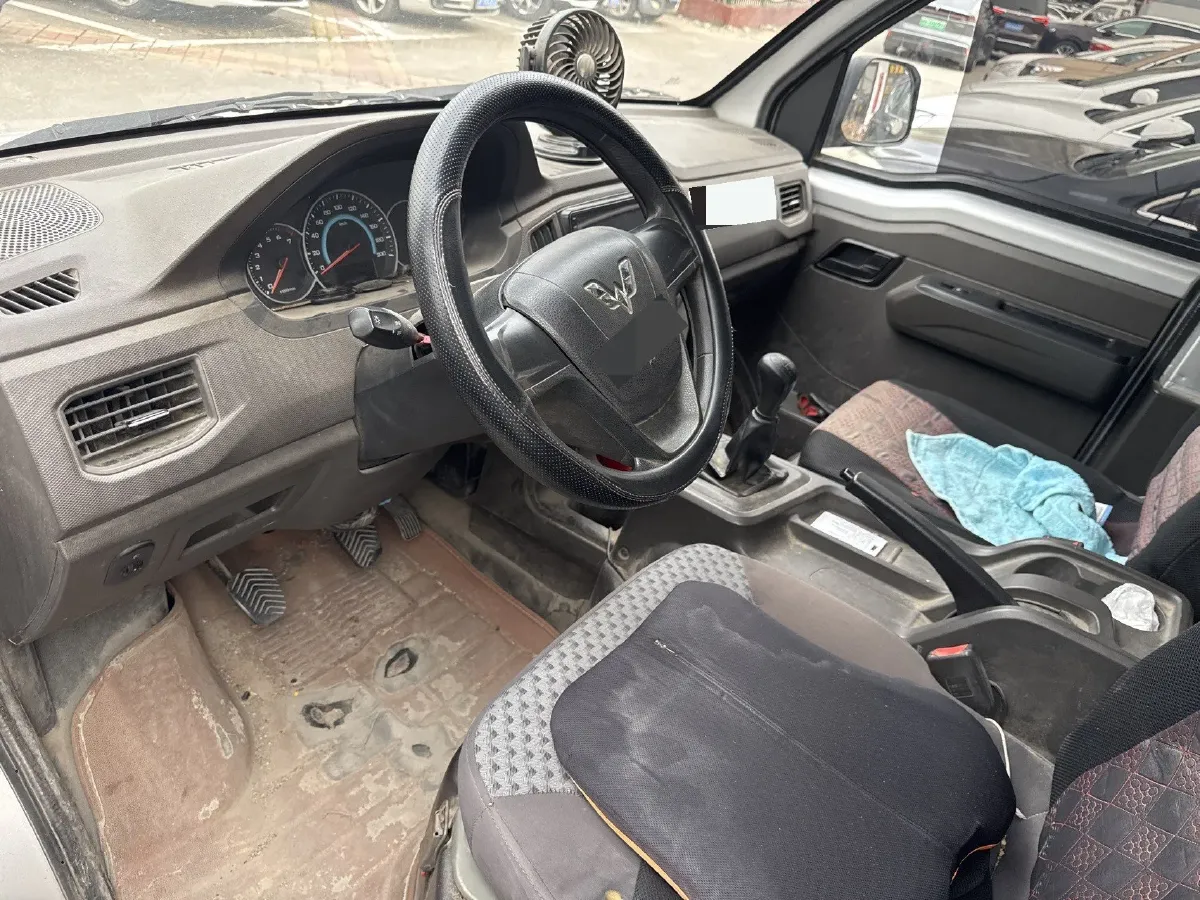 2019 WuLing RongGuang New Truck 1.5L 107HP L4 5MT,autocango,china used car exporter,china ev exporter,chinese used car exporter,chinese used ev exporter