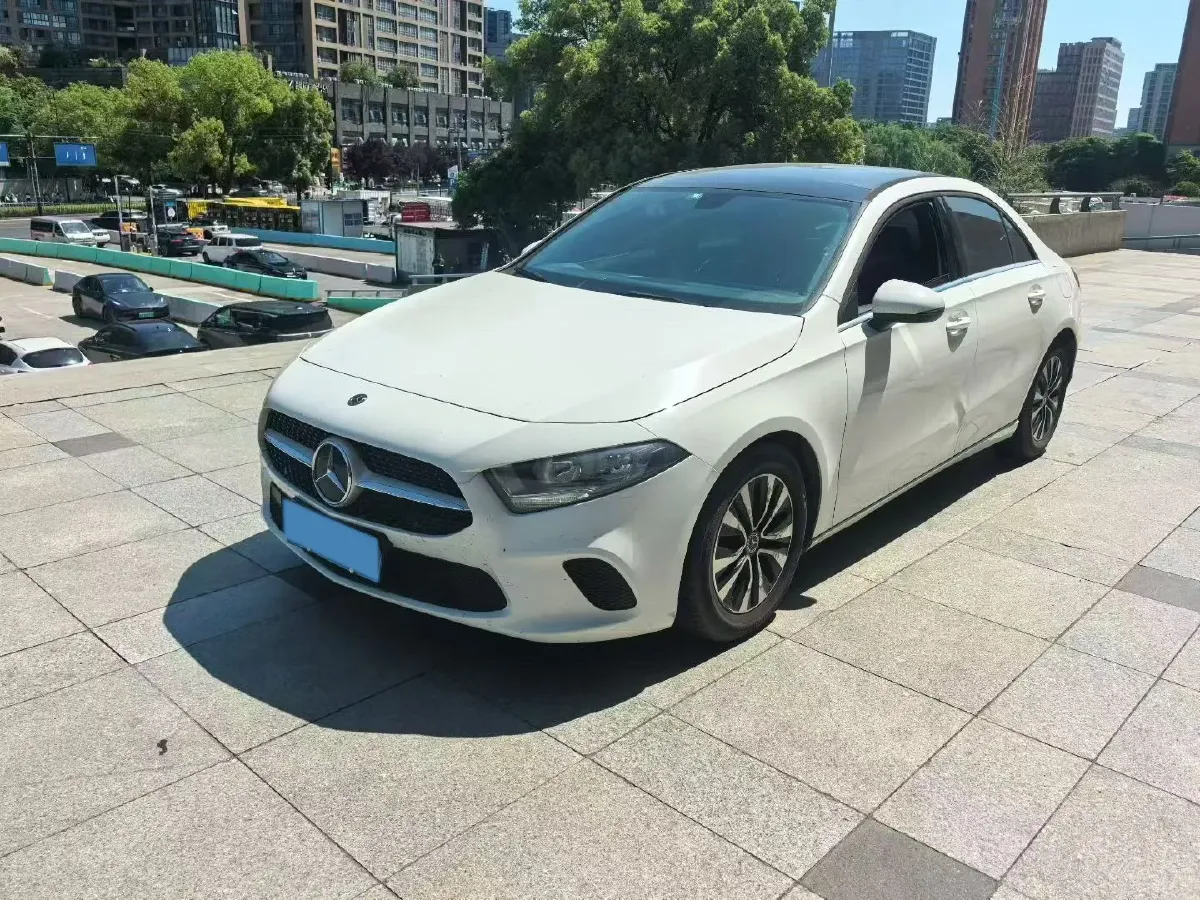 2020 Mercedes-Benz A Class 1.3T 136HP L4 7DCT,autocango,china used car exporter,china ev exporter,chinese used car exporter,chinese used ev exporter
