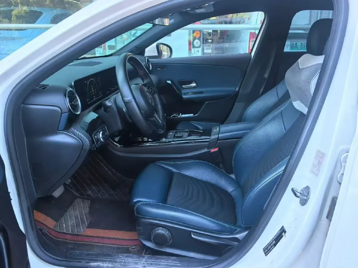 2020 Mercedes-Benz A Class 1.3T 136HP L4 7DCT,autocango,china used car exporter,china ev exporter,chinese used car exporter,chinese used ev exporter
